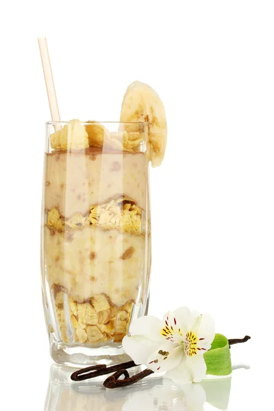 Delicioso smoothie de frutas isolado em branco — Fotografia de Stock