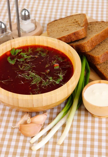 Borsch delicioso em close-up de mesa — Fotografia de Stock