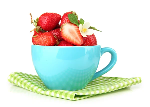 Ripe sweet strawberries in blue cup, isolated on white — Stock Photo, Image