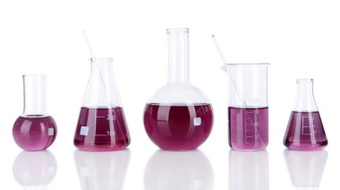 test tüpleri üzerinde beyaz izole mor sıvı ile