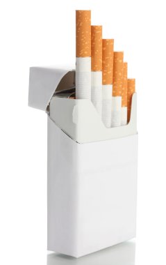 beyaz izole sigara kutusu