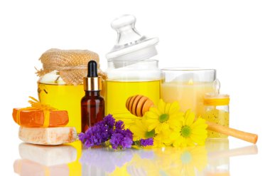 yağlar ve üzerinde beyaz izole bal kokulu bal spa