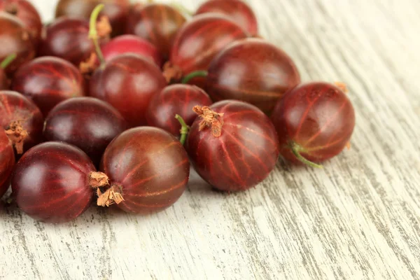 Fresh gooseberries on table close-up — Stock Photo, Image