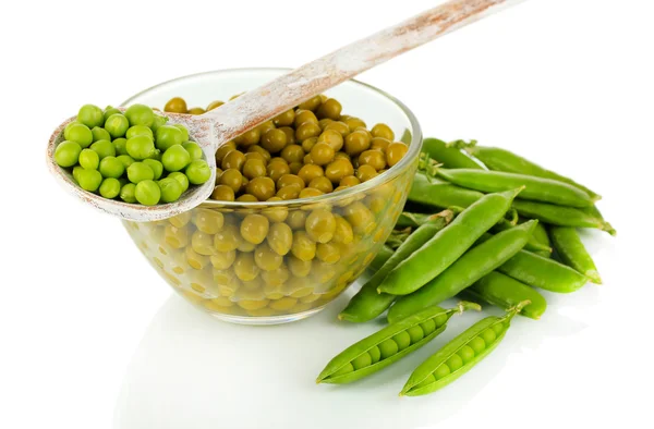 Green peas isolated on white — Stock Photo, Image