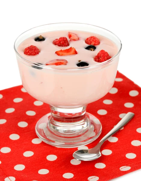 Délicieux yaourt aux fruits en gros plan — Photo