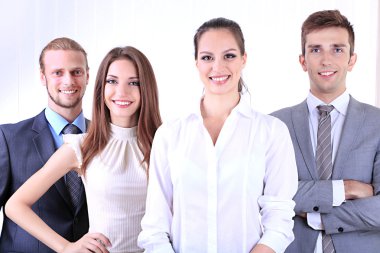 İş ekibi ofisinde.