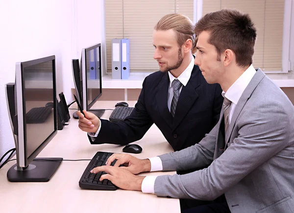 Business på arbetsplatsen — Stockfoto