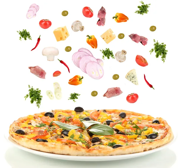 Pizza e ingredientes aislados en blanco —  Fotos de Stock