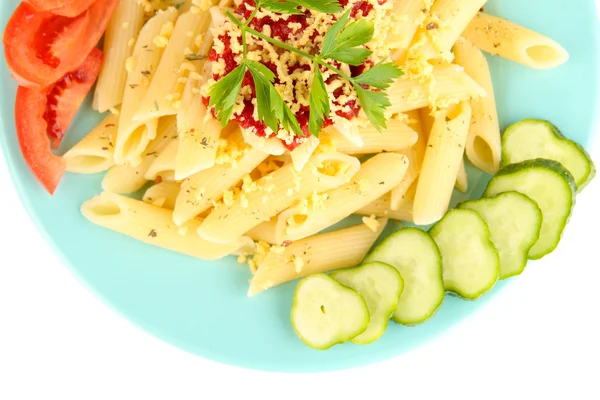 Plato de pasta Rigatoni con salsa de tomate aislada sobre blanco —  Fotos de Stock