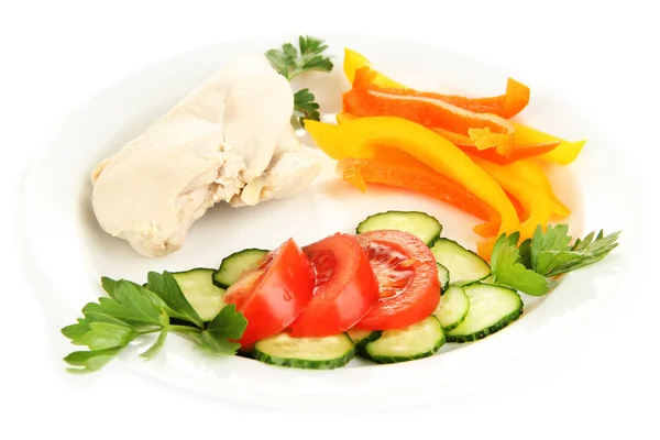 Peito de frango fervido na chapa com verduras fecham — Fotografia de Stock