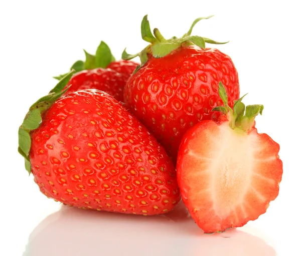 Färska jordgubbar isolerade på vitt — Stockfoto