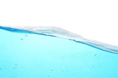 su dalgası üzerinde beyaz izole