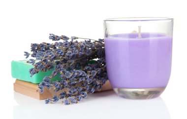 sabun ve üzerinde beyaz izole taze lavanta Lavanta Mum