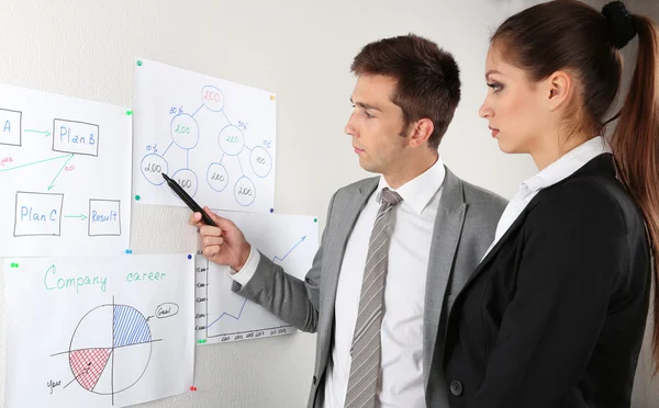 Young business team working in office — Stock Photo, Image