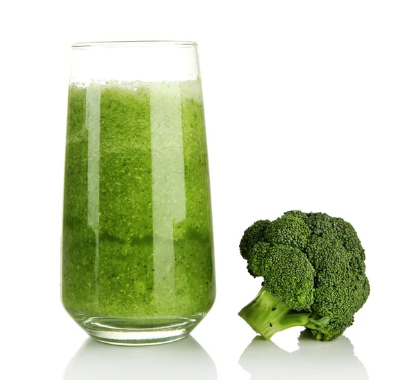Vaso de jugo de brócoli, aislado sobre blanco —  Fotos de Stock
