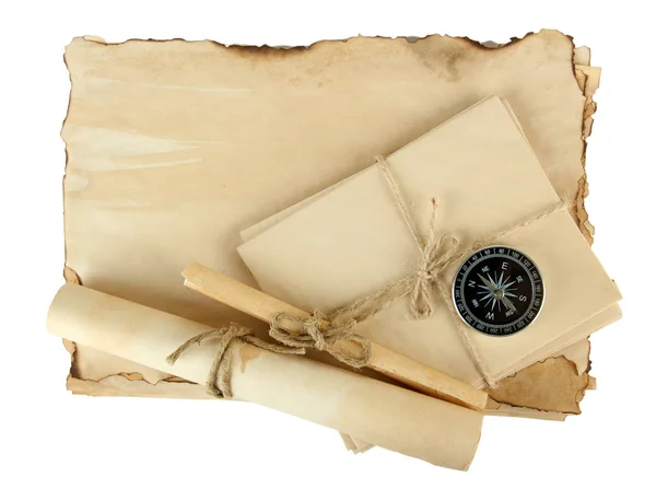 Papel velho, pergaminhos e bússola isolados sobre branco — Fotografia de Stock