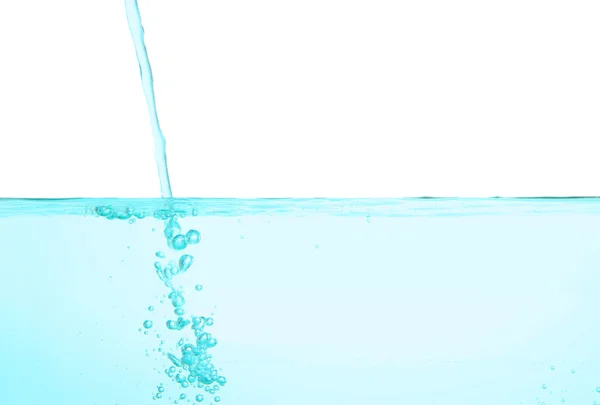 Plusk fali czystej wody na białym tle — Zdjęcie stockowe