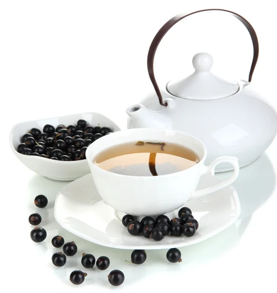 Berry üzerinde beyaz izole çay — Stok fotoğraf