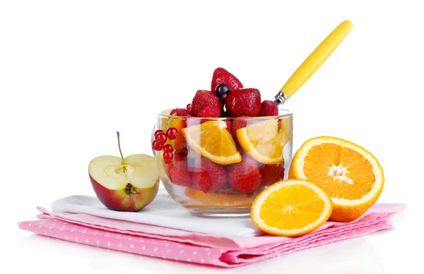 Salada de frutas útil em copo de vidro isolado em branco — Fotografia de Stock