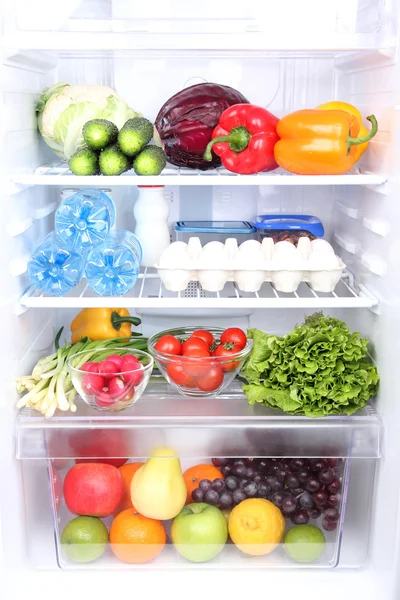 Refrigerador lleno de comida — Foto de Stock