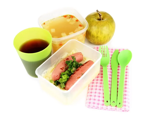 Smakelijke lunch in plastic bakjes, geïsoleerd op wit — Stockfoto