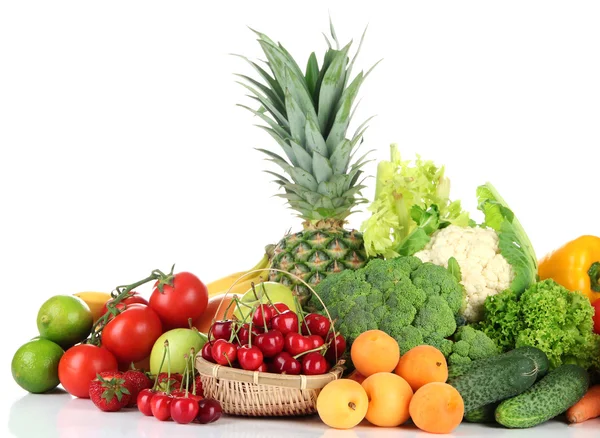 Surtido de frutas y verduras frescas, aisladas en blanco — Foto de Stock