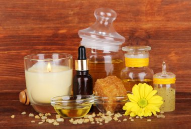 yağlar ve ahşap ahşap arka plan masaya bal kokulu bal spa