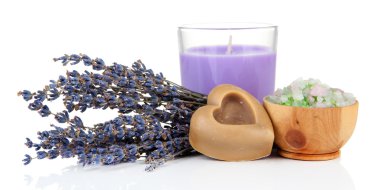 sabun ve üzerinde beyaz izole taze lavanta Lavanta Mum