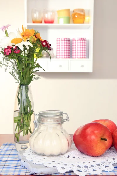 Kitchen composition on table on shelf background — Stock Photo, Image