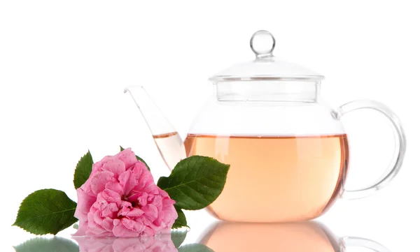 Konvice čaj z tea rose izolované na bílém — Stock fotografie