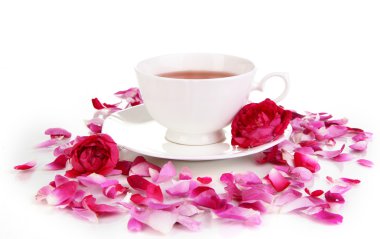 Gül çayı üzerinde beyaz izole