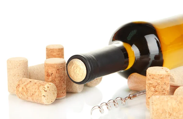 Víno a korky izolované na bílém — Stock fotografie