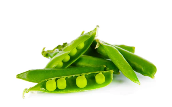 Guisantes verdes aislados sobre blanco —  Fotos de Stock