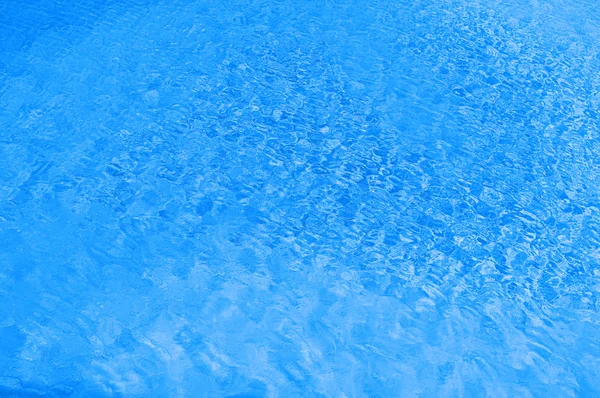 Água azul na piscina — Fotografia de Stock