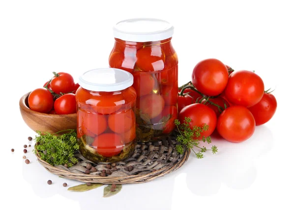 Смачні консервовані та свіжі помідори, ізольовані на білому — стокове фото