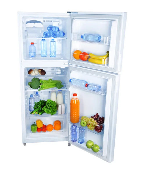 Kulkas terbuka dengan makanan vegetarian — Stok Foto