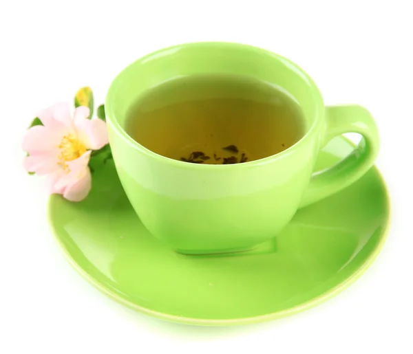 杯与髋关节玫瑰花卉，孤立在白色的草药茶 — 图库照片
