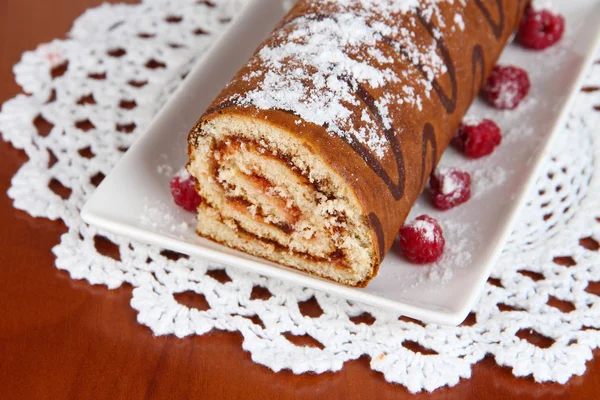 Rotolo dolce sul piatto primo piano — Foto Stock