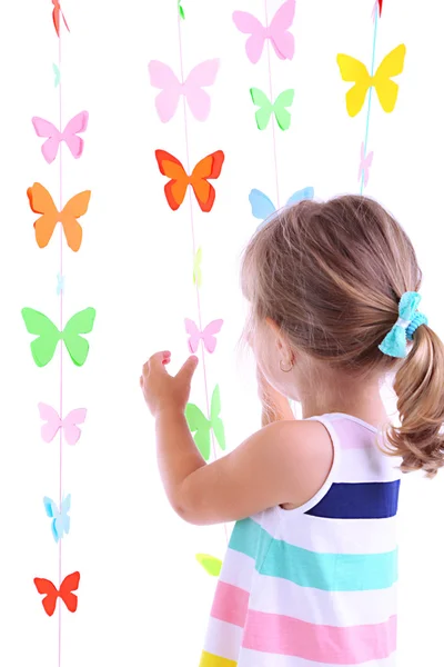 Portret van meisje op slingers van vlinders achtergrond — Stockfoto