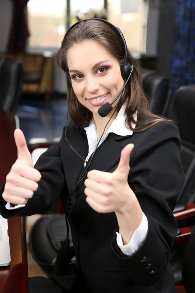 Call center operator op het werk — Stockfoto