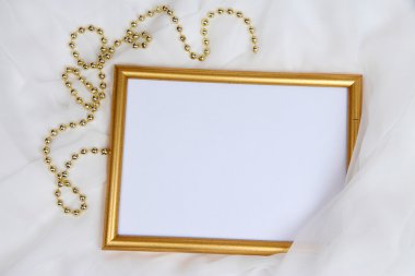 güzel ipek zemin üzerine boş çerçeve