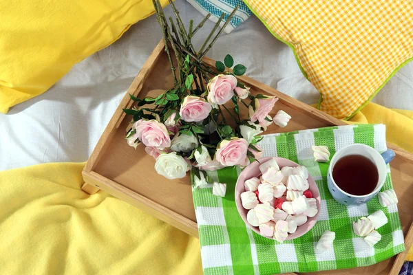 Bed with breakfast close-up — Stock Photo, Image