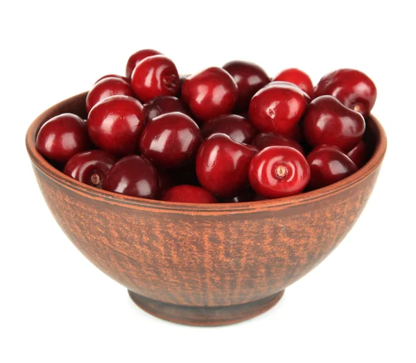 Baies de cerises dans un bol isolé sur blanc — Photo