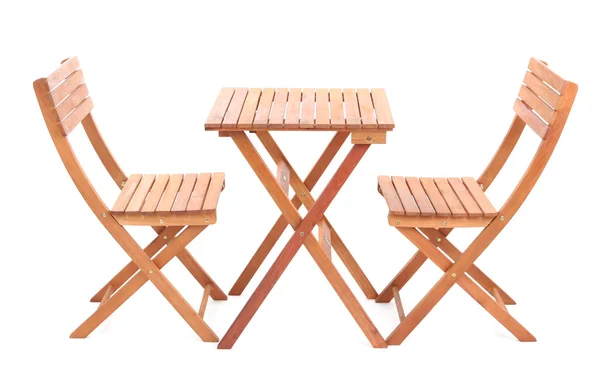 Tavolo in legno con sedie isolate su bianco — Foto Stock