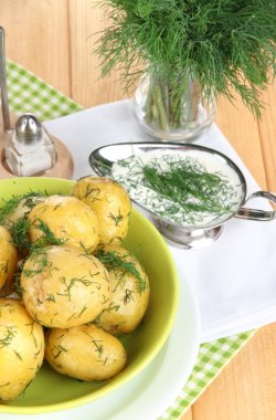 peçete ahşap tablo üzerinde üzerinde fotokopiler üzerinde haşlanmış patates
