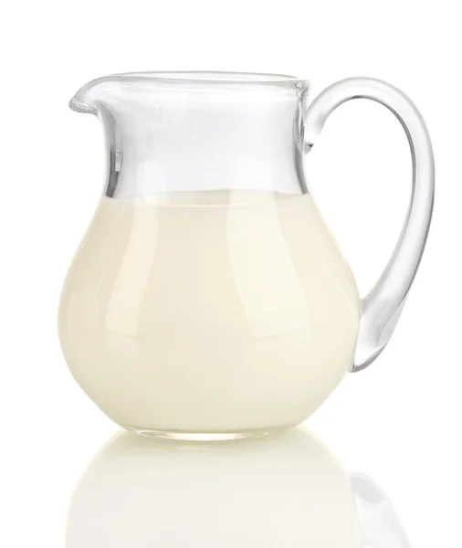Latte in brocca isolato su bianco — Foto Stock