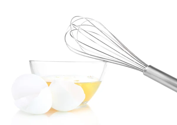卡罗拉、 面粉和孤立在白色碎的鸡蛋 — 图库照片