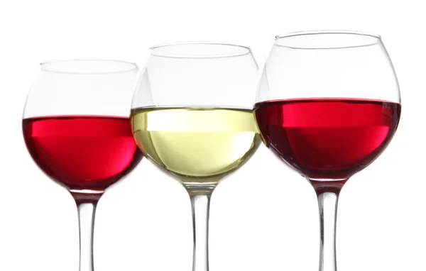 Gläser Wein isoliert auf weiß — Stockfoto