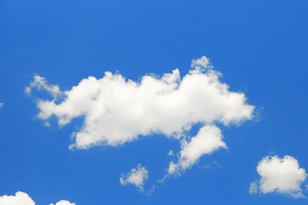 Cielo azul fondo con nubes —  Fotos de Stock