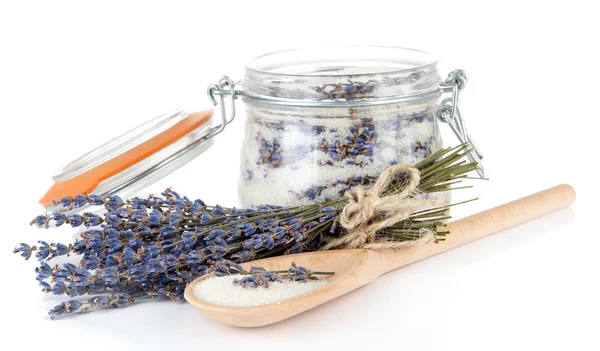 Frasco de açúcar de lavanda e flores frescas de lavanda isoladas em branco — Fotografia de Stock